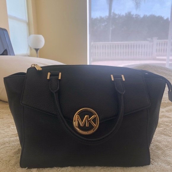 Michael kors purse - Picture 1 of 1